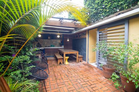 Casa à venda com 140m², 3 quartos e 1 vaga Casa à venda com 140m², 3 quartos e 1 vagaJardim / Churrasqueira