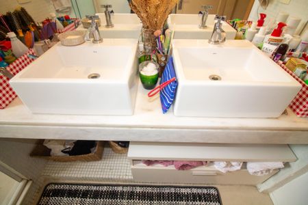 Casa à venda com 140m², 3 quartos e 1 vaga Casa à venda com 140m², 3 quartos e 1 vagaBanheiro