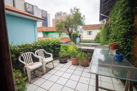 Casa à venda com 140m², 3 quartos e 1 vaga Casa à venda com 140m², 3 quartos e 1 vagaVaranda