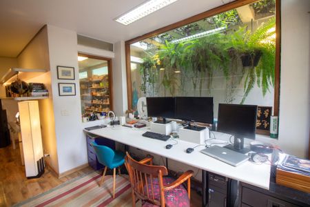 Casa à venda com 140m², 3 quartos e 1 vaga Casa à venda com 140m², 3 quartos e 1 vagaEscritório / Sala de Tv