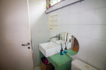 Casa à venda com 140m², 3 quartos e 1 vaga Casa à venda com 140m², 3 quartos e 1 vagaBanheiro