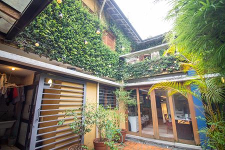 Casa à venda com 140m², 3 quartos e 1 vaga Casa à venda com 140m², 3 quartos e 1 vagaJardim / Churrasqueira