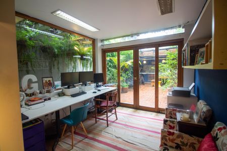 Casa à venda com 140m², 3 quartos e 1 vaga Casa à venda com 140m², 3 quartos e 1 vagaEscritório / Sala de Tv