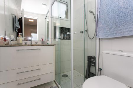 Apartamento à venda com 125m², 3 quartos e 2 vagas Apartamento à venda com 125m², 3 quartos e 2 vagasBanheiro da Suíte 1