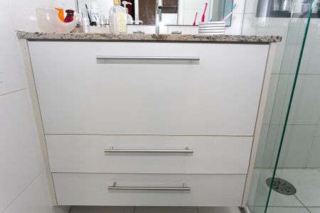 Apartamento à venda com 125m², 3 quartos e 2 vagas Apartamento à venda com 125m², 3 quartos e 2 vagasBanheiro da Suíte 1