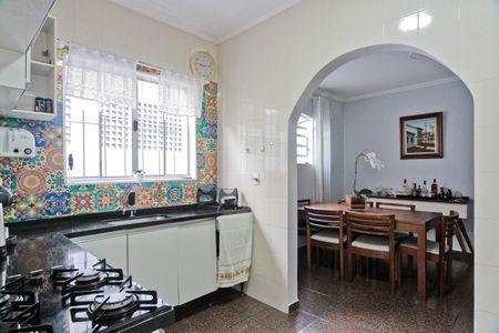 Casa para alugar com 110m², 2 quartos e 2 vagasCozinha