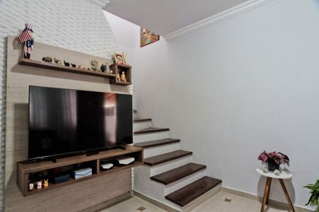 Casa para alugar com 110m², 2 quartos e 2 vagasSala