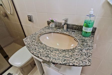 Casa para alugar com 110m², 2 quartos e 2 vagasBanheiro da Suíte