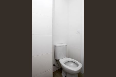 Banheiro de kitnet/studio à venda com 1 quarto, 34m² em Farroupilha, Porto Alegre