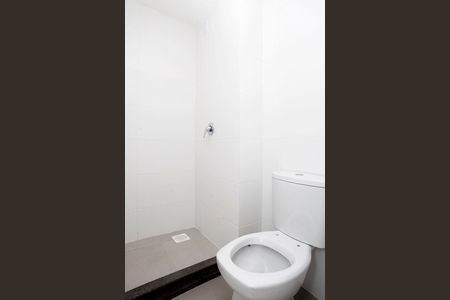 Banheiro de kitnet/studio à venda com 1 quarto, 34m² em Farroupilha, Porto Alegre