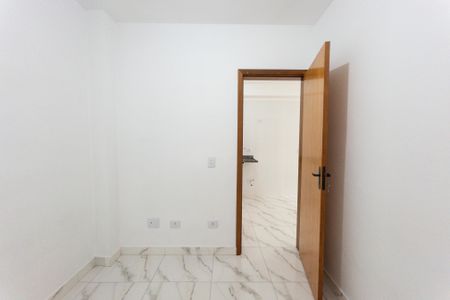 Quarto 1 de apartamento para alugar com 2 quartos, 45m² em São Domingos, São Paulo