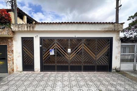 Casa à venda com 90m², 2 quartos e 3 vagasFachada