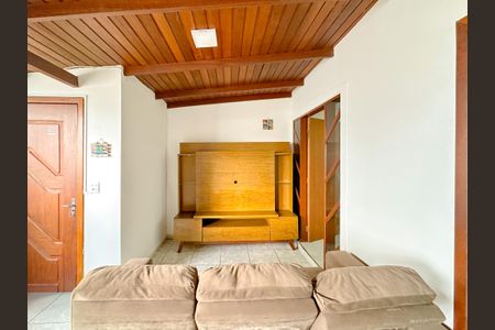Sala de TV de apartamento para alugar com 2 quartos, 70m² em Real Parque, São José