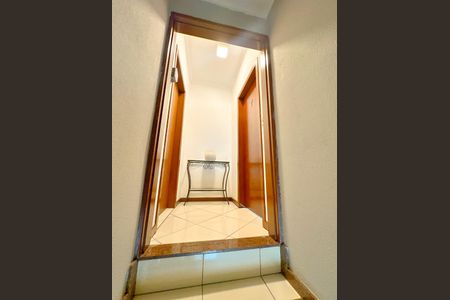 Apartamento para alugar com 60m², 2 quartos e sem vagaEscada