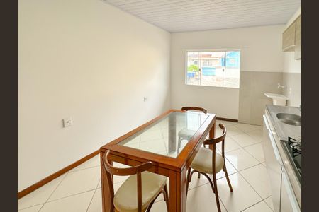 Sala de TV de apartamento para alugar com 2 quartos, 70m² em Real Parque, São José