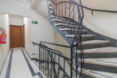 Apartamento para alugar com 86m², 2 quartos e sem vagaEscadas