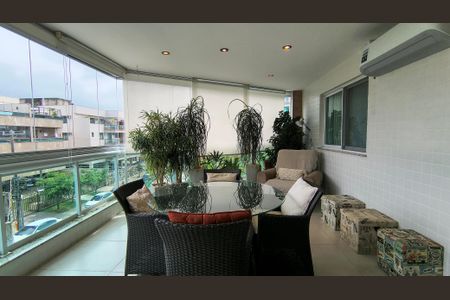 Apartamento à venda com 114m², 3 quartos e 2 vagasVaranda