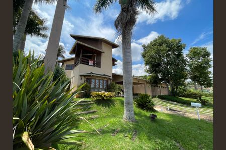 Casa de condomínio para alugar com 2950m², 3 quartos e 5 vagasEntrada