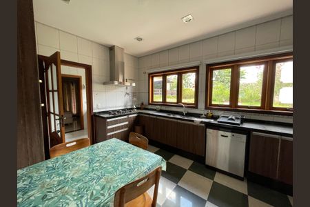 Casa de condomínio para alugar com 2950m², 3 quartos e 5 vagasCozinha e Área de Serviço