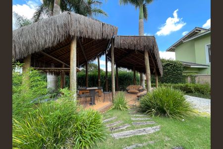 Casa de condomínio para alugar com 2950m², 3 quartos e 5 vagasQuintal