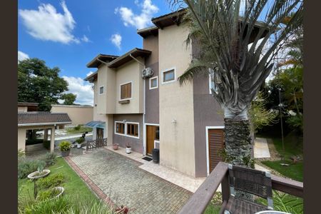 Casa de condomínio para alugar com 2950m², 3 quartos e 5 vagasFachada