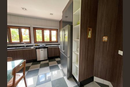 Casa de condomínio para alugar com 2950m², 3 quartos e 5 vagasCozinha e Área de Serviço