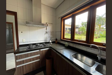 Casa de condomínio para alugar com 2950m², 3 quartos e 5 vagasCozinha e Área de Serviço