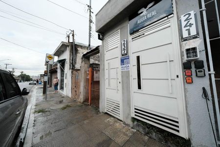 Fachada de casa de condomínio para alugar com 1 quarto, 16m² em Jardim Lisboa, São Paulo
