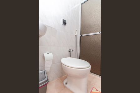 Casa à venda com 180m², 3 quartos e 2 vagasBanheiro