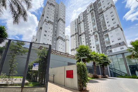 Apartamento à venda com 69m², 2 quartos e 2 vagasFachada + plaquinha
