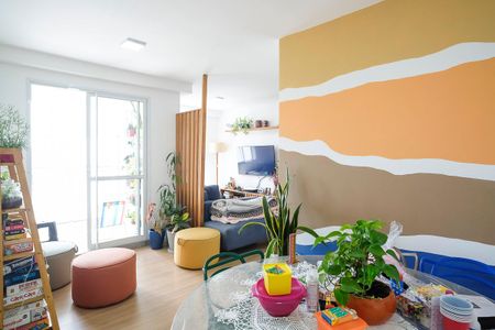 Apartamento à venda com 69m², 2 quartos e 2 vagasSala