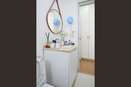 Apartamento à venda com 69m², 2 quartos e 2 vagasBanheiro da suíte