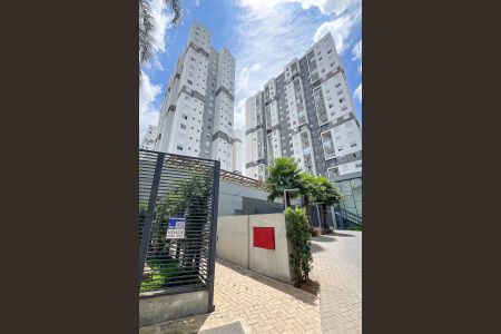 Apartamento à venda com 69m², 2 quartos e 2 vagasFachada + plaquinha