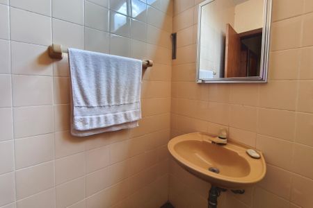 Casa de condomínio à venda com 504m², 4 quartos e 4 vagasBanheiro de serviço