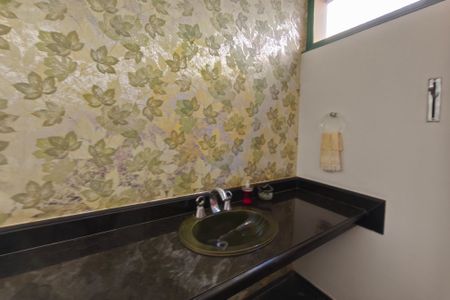 Casa de condomínio à venda com 504m², 4 quartos e 4 vagasLavabo