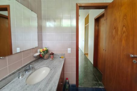 Casa de condomínio à venda com 504m², 4 quartos e 4 vagasBanheiro Social