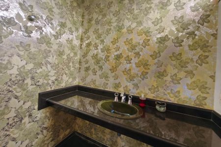 Casa de condomínio à venda com 504m², 4 quartos e 4 vagasLavabo