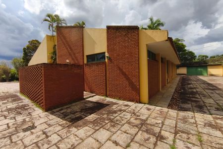 Casa de condomínio à venda com 504m², 4 quartos e 4 vagasQuintal