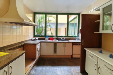 Casa de condomínio à venda com 504m², 4 quartos e 4 vagasCozinha