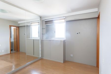 Apartamento para alugar com 98m², 3 quartos e 2 vagassuite 