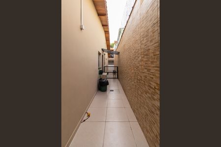 Casa à venda com 150m², 2 quartos e 2 vagas Casa à venda com 150m², 2 quartos e 2 vagasCorredor