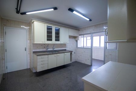 Apartamento para alugar com 145m², 3 quartos e 2 vagasCozinha 