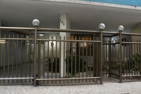 Apartamento para alugar com 80m², 2 quartos e sem vagaFachada e portaria