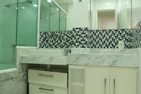 Apartamento para alugar com 80m², 2 quartos e sem vagaBanheiro