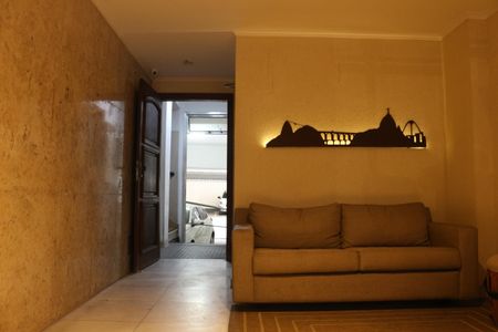 Apartamento para alugar com 80m², 2 quartos e sem vagaFachada e portaria