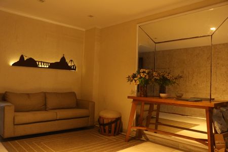 Apartamento para alugar com 80m², 2 quartos e sem vagaFachada e portaria