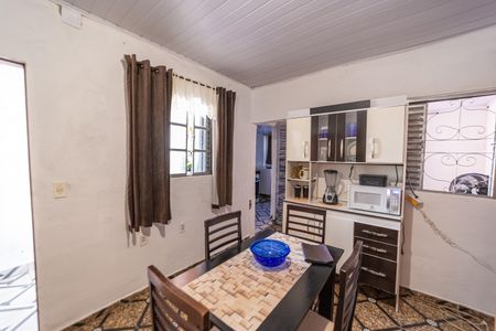 Sala de casa à venda com 2 quartos, 100m² em Jardim Verônia, São Paulo