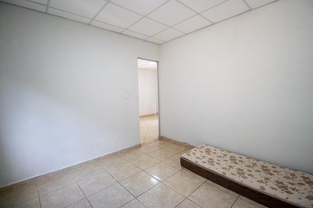 Quarto 2 de casa para alugar com 2 quartos, 60m² em Bonsucesso, Rio de Janeiro