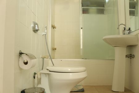 Apartamento para alugar com 60m², 1 quarto e sem vagaBanheiro da Suíte