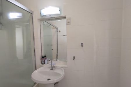 Apartamento para alugar com 60m², 1 quarto e sem vagaBanheiro da Suíte